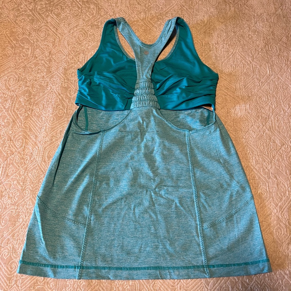 💥RARE💥 lululemon turquoise Tank - SZ 8